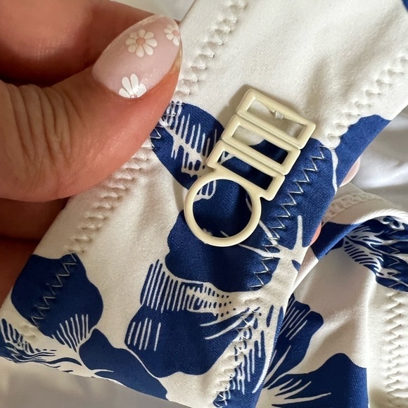NWT SOLID & STRIPED The Elle Floral Aloha Biki Set M - Picture 3 of 4